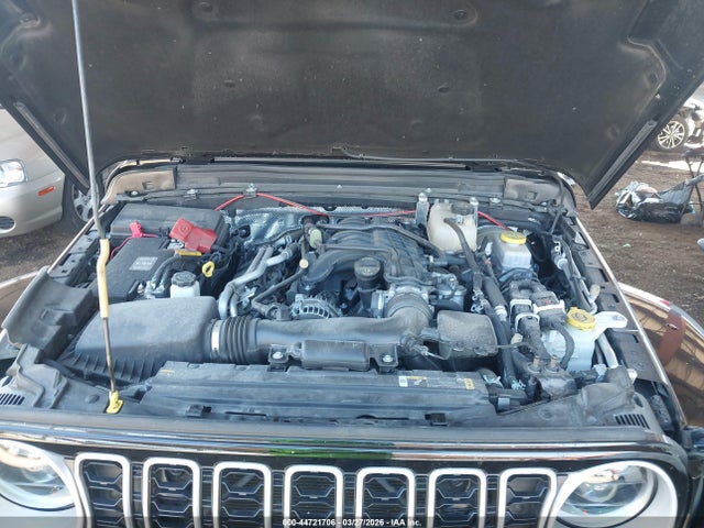 Jeep Wrangler 4-door Sahara 4x4