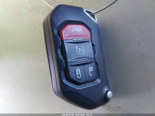 Jeep Wrangler 4-door Sahara 4x4