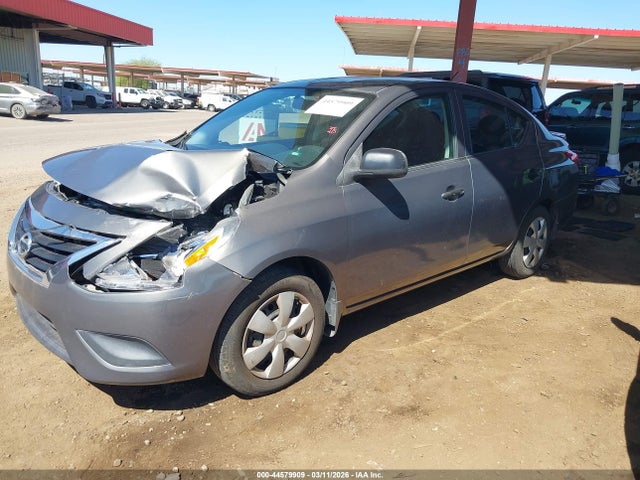 Nissan Versa 1.6 S+