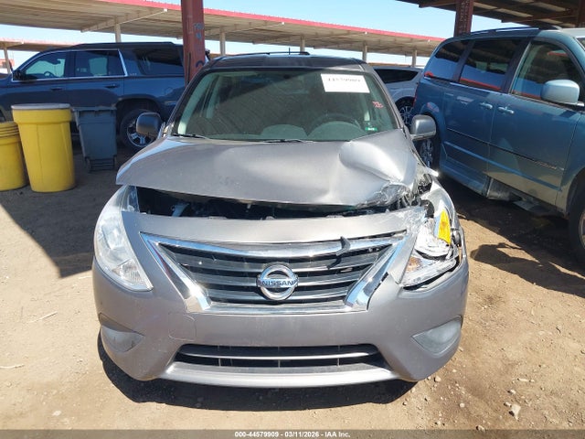 Nissan Versa 1.6 S+