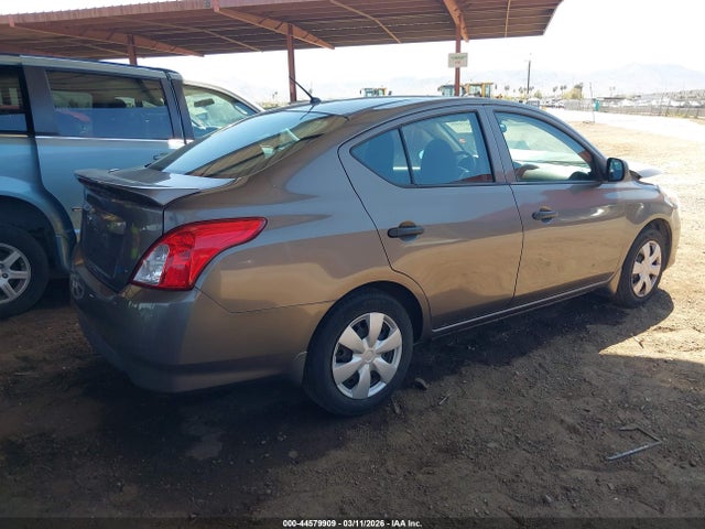 Nissan Versa 1.6 S+
