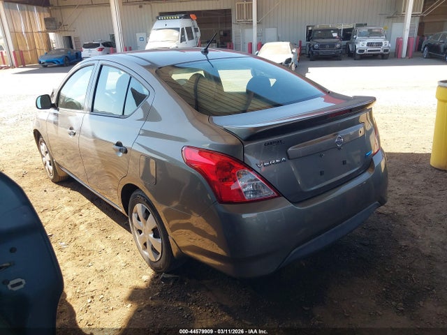 Nissan Versa 1.6 S+