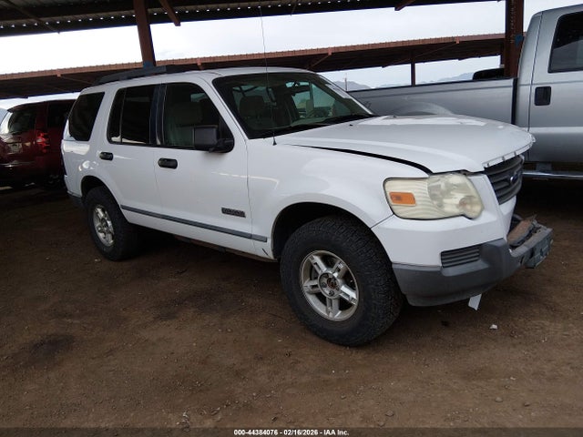 Salvage Ford Explorer Image