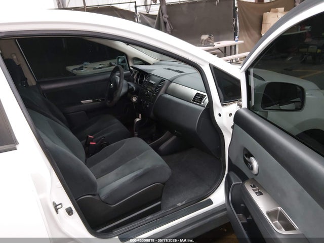 Nissan Versa 1.8 S