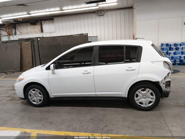 Nissan Versa 1.8 S