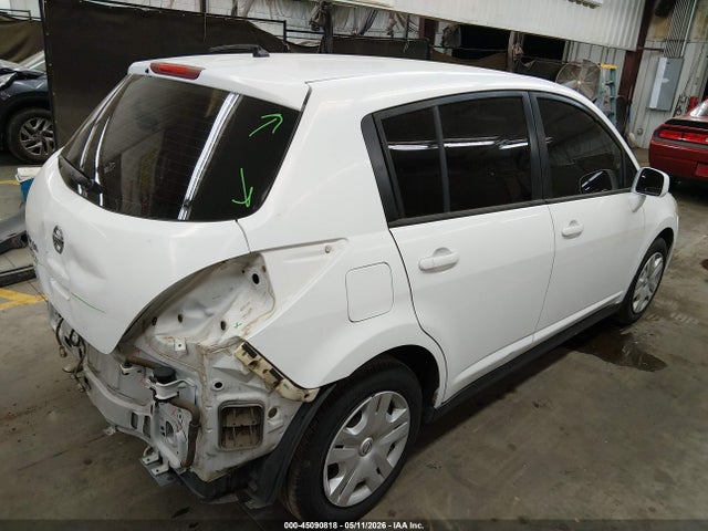 Nissan Versa 1.8 S