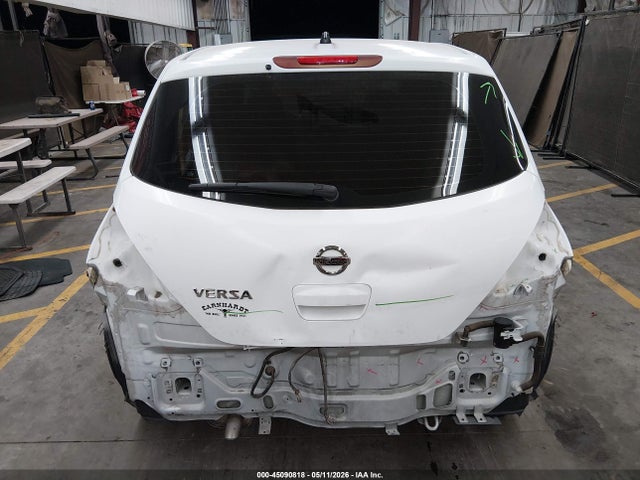 Nissan Versa 1.8 S