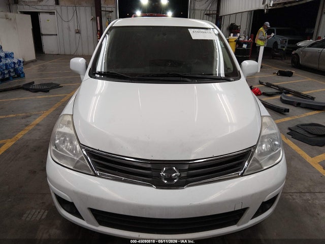 Nissan Versa 1.8 S