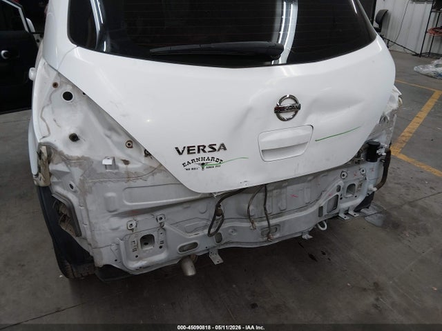 Nissan Versa 1.8 S