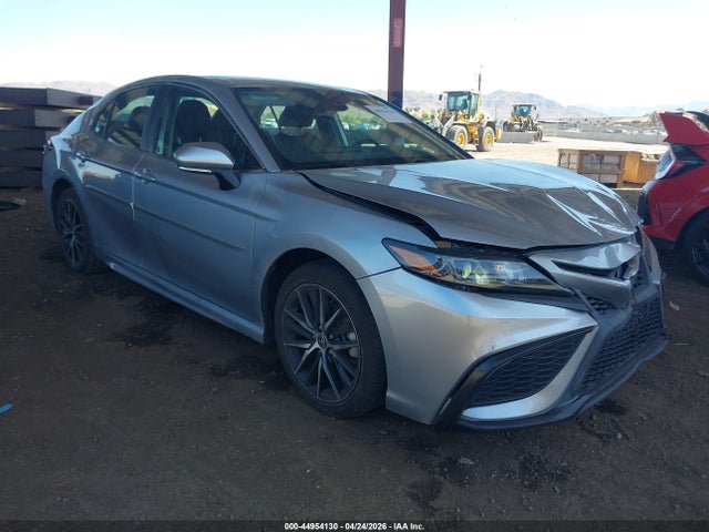 Salvage Toyota Camry Image