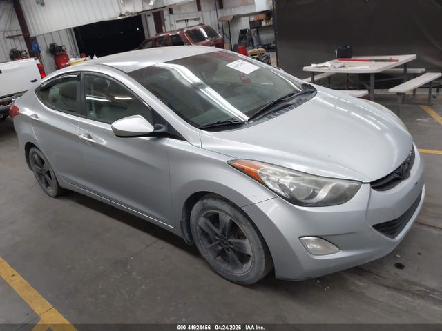 Salvage Hyundai ELANTRA Image