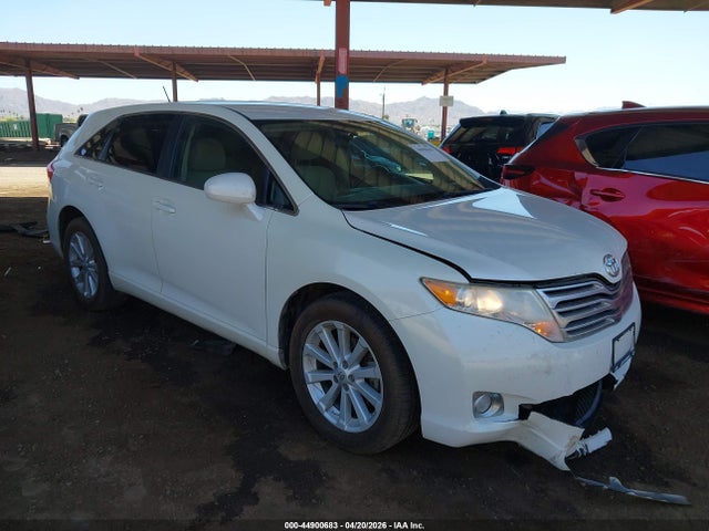 Salvage Toyota Venza Image