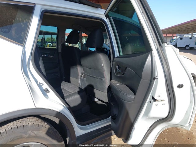 Nissan Rogue S