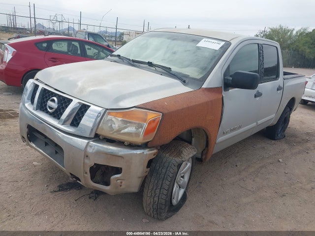 Nissan Titan Se