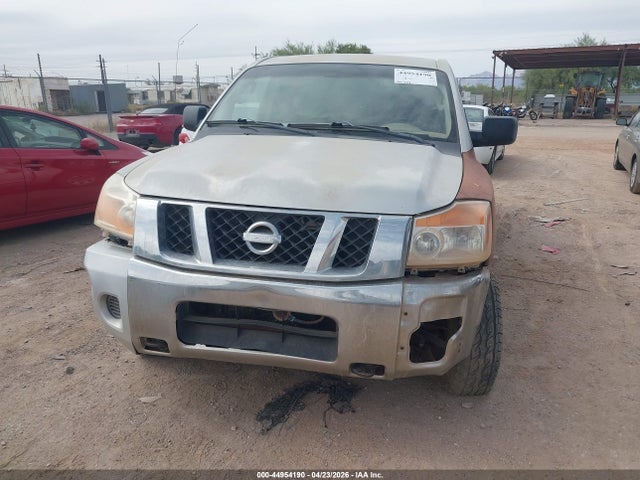 Nissan Titan Se