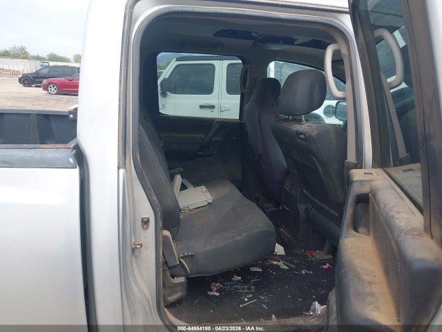 Nissan Titan Se