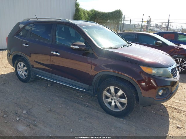 Salvage Kia Sorento Image