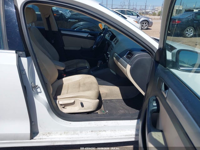 Volkswagen Jetta 1.8t Se