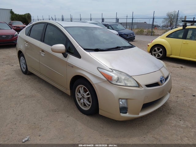 Salvage Toyota Prius Image