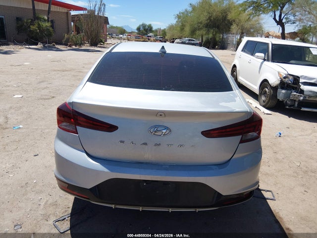 Hyundai ELANTRA Sel