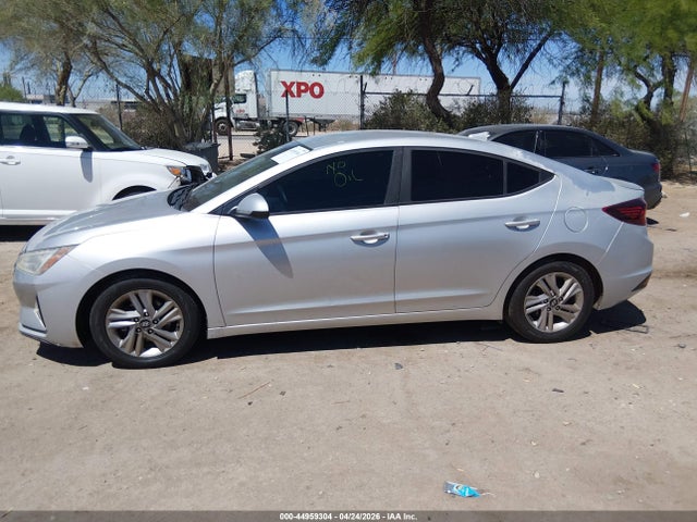 Hyundai ELANTRA Sel