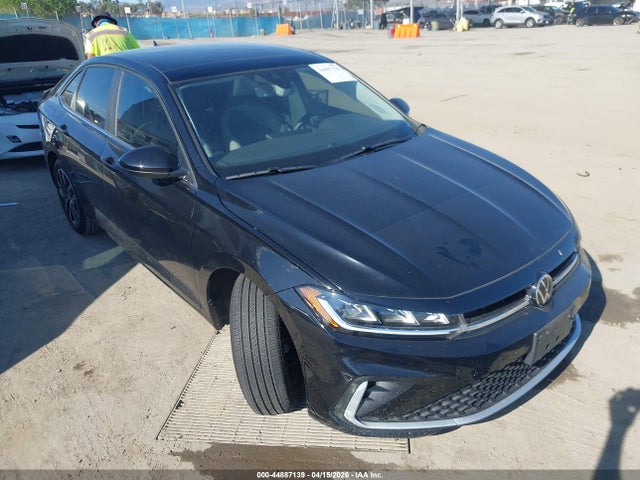 Salvage Volkswagen Jetta Image