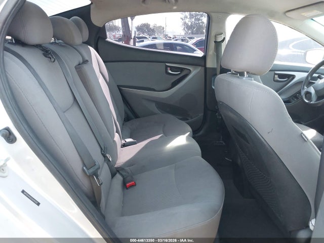 Hyundai ELANTRA Se
