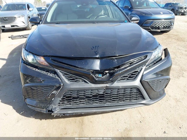 Toyota Camry Se Hybrid