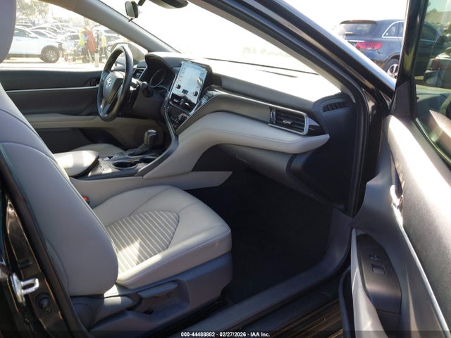 Toyota Camry Se Hybrid