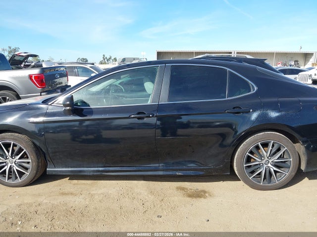 Toyota Camry Se Hybrid