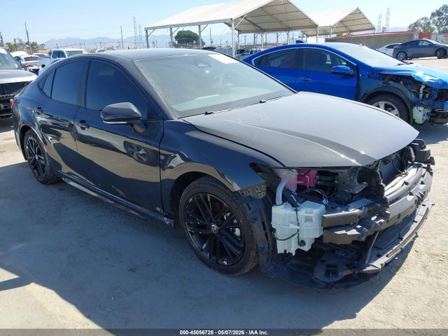 Salvage Toyota Camry Image