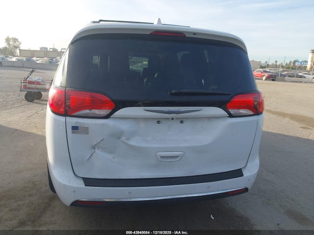 Chrysler Pacifica Touring-l Plus