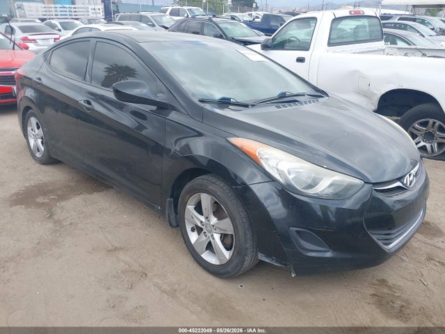 Salvage Hyundai ELANTRA Image