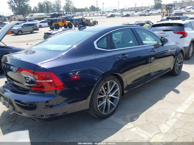 Volvo S90 T5 Momentum