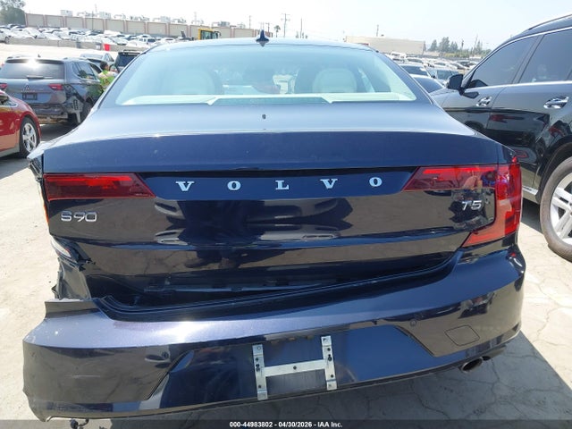 Volvo S90 T5 Momentum