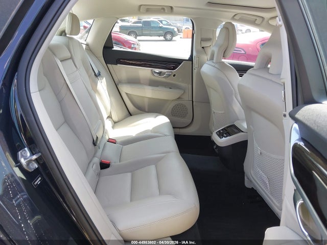 Volvo S90 T5 Momentum