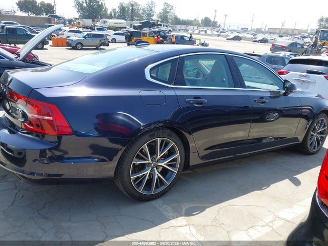 Volvo S90 T5 Momentum
