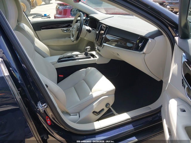 Volvo S90 T5 Momentum