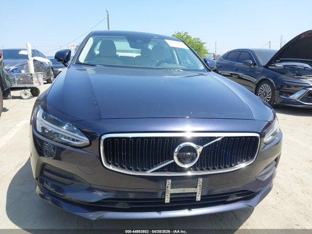 Volvo S90 T5 Momentum
