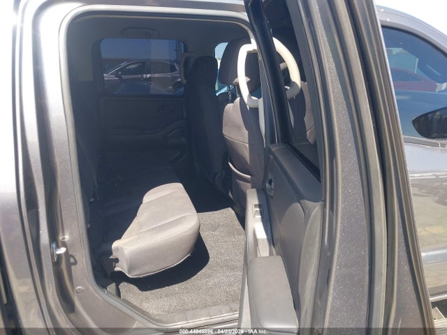 Nissan Frontier S 4x4