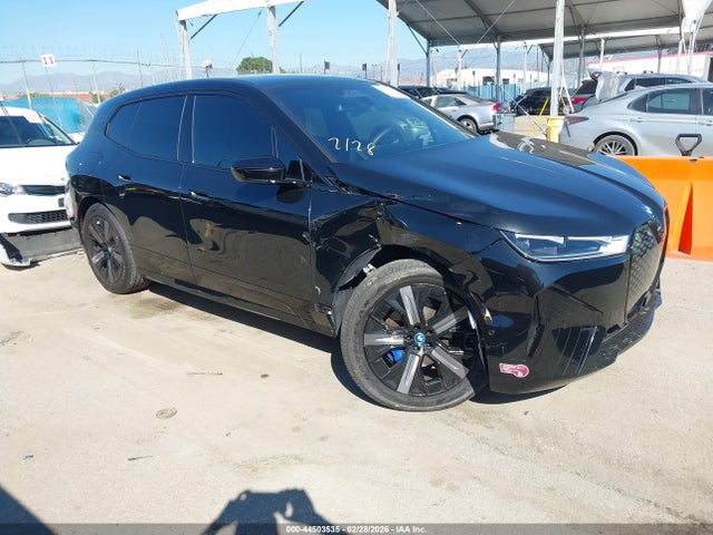 Salvage BMW iX Image