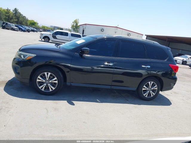Nissan Pathfinder Sv