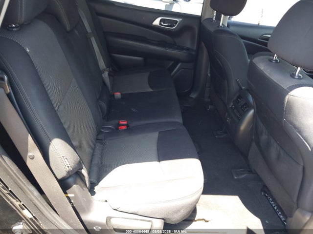 Nissan Pathfinder Sv