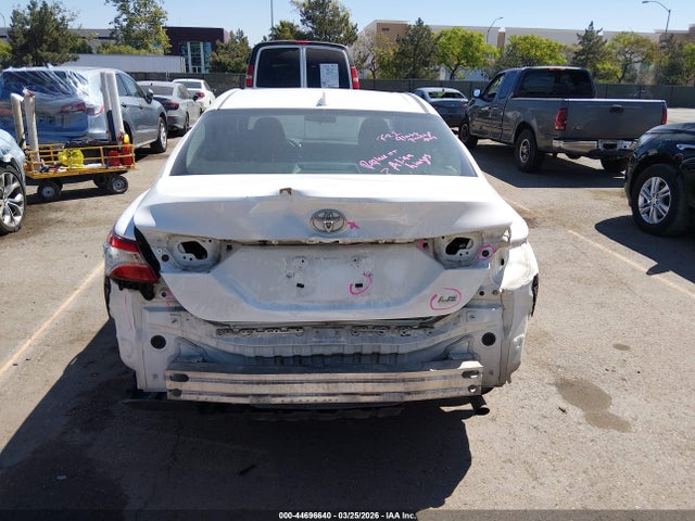 Toyota Camry Le