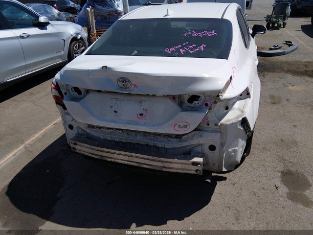 Toyota Camry Le