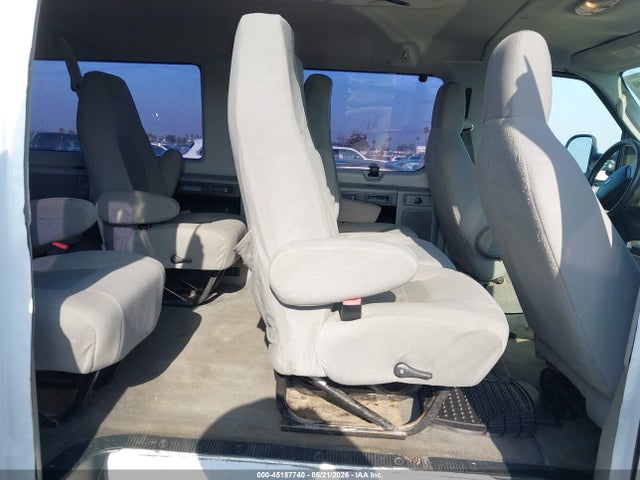 Ford E-350 Xlt