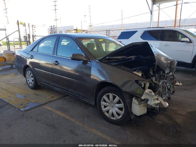 Salvage Toyota Camry Image