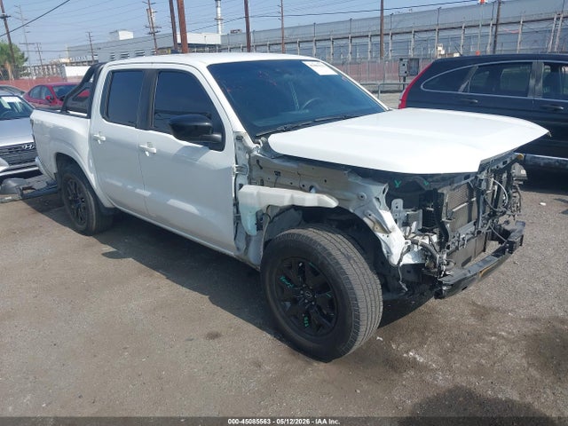 Salvage Nissan Frontier Image