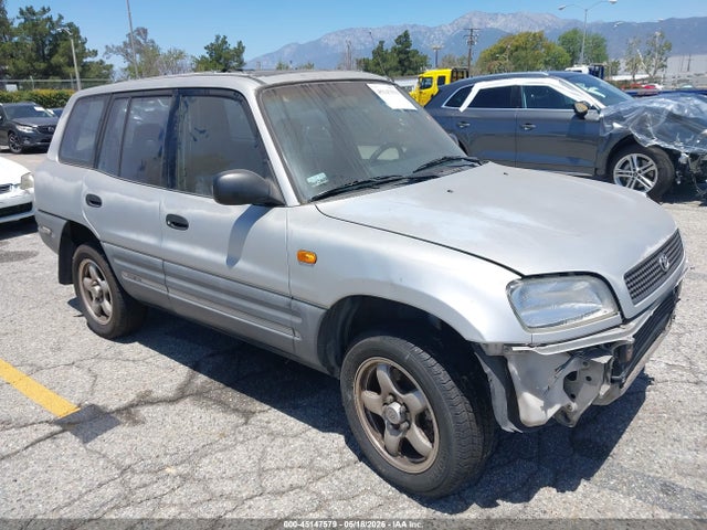 Salvage Toyota RAV4 Image