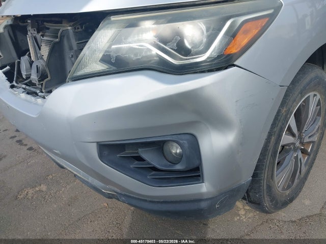 Nissan Pathfinder Sv